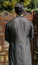 Load image into Gallery viewer, Men's Lucknowi Handcrafted Chanderi Chikankari Silk Kurta - HONC03224290