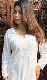 将图像加载到图库查看器中, Women's Lucknowi Handcrafted Cotton Chikankari Kurti - HONC02258600