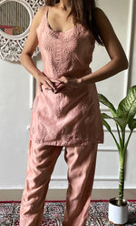将图像加载到图库查看器中, Amreena Women's Lakhnavi Handcrafted Chanderi Silk Chikankari Top And Pant Set - HONC0308126