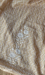 Load image into Gallery viewer, Women's Lakhnavi Handcrafted Maheshwari Mul Chanderi Kurta And Dupatta Set - HONC0301241