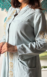将图像加载到图库查看器中, Women's Lakhnavi Handcrafted Cotton Chikankari Top - HONC0315200