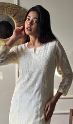 将图像加载到图库查看器中, Yusra Women's Lakhnavi Handcrafted Viscose Georgette Chikankari Kurti - HONC091901