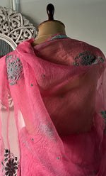 将图像加载到图库查看器中, Women's Lucknowi Handcrafted Pure Organza Silk Chikankari Saree - HONC0321772