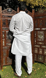 Load image into Gallery viewer, Men's Lucknowi Handcrafted Cotton Chikankari Kurta - HONC0337903