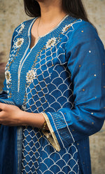 将图像加载到图库查看器中, Women's Lakhnavi Handcrafted Mul Chanderi Chikankari Stitched Kurta, Dupatta And Pant Set - HONC0321828