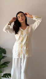 Load image into Gallery viewer, Women's Lakhnavi Handcrafted Cotton Chikankari Kurti And Plazzo Set - HONC0375712