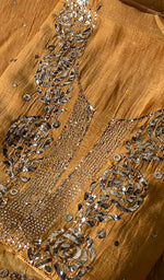 Load image into Gallery viewer, Women's Lakhnavi Handcrafted Mul Chanderi Unstitched Kurta And Dupatta Set - HONC0322424