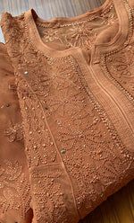 将图像加载到图库查看器中, Lucknowi Chikankari kurtas