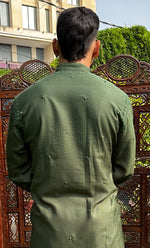 Load image into Gallery viewer, Men's Lucknowi Handcrafted Cotton Chikankari Kurta - HONC0324706