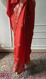 Load image into Gallery viewer, pallu spread out, the chikankari across it