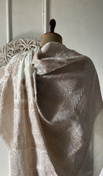 Load image into Gallery viewer, detail of the work at the edge