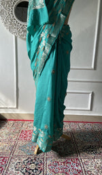 Load image into Gallery viewer, border work along the length of the saree