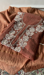 将图像加载到图库查看器中, Rust pure mul chanderi kurta piece folded, beads badla work and mukaish work in view