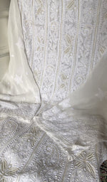 将图像加载到图库查看器中, Border and hem of the ivory viscose georgette