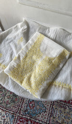将图像加载到图库查看器中, Kurta piece folded over the bottom