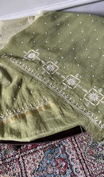 Load image into Gallery viewer, Close up of the thread work