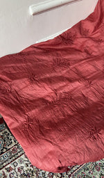 将图像加载到图库查看器中, Gala and front panel worked in fine chikankari