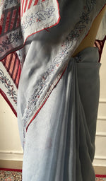 Load image into Gallery viewer, Pallu folded over the shoulder, work visible