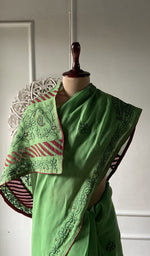 Load image into Gallery viewer, Green cotton voile saree, full length on the mannequin