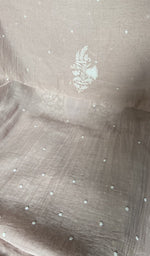 将图像加载到图库查看器中, Close up of the thread work