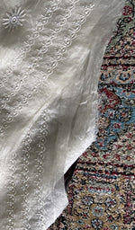 将图像加载到图库查看器中, fine do and teen taar chikankari across the kurta