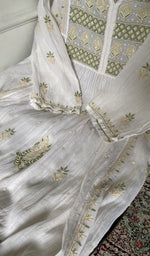 Load image into Gallery viewer, fine chikankari across the kurta