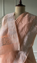 Load image into Gallery viewer, Chikankari on the pallu, seen close