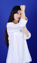 将图像加载到图库查看器中, Women's Lakhnavi Handcrafted Muslin Chikankari Top - HONC0179910
