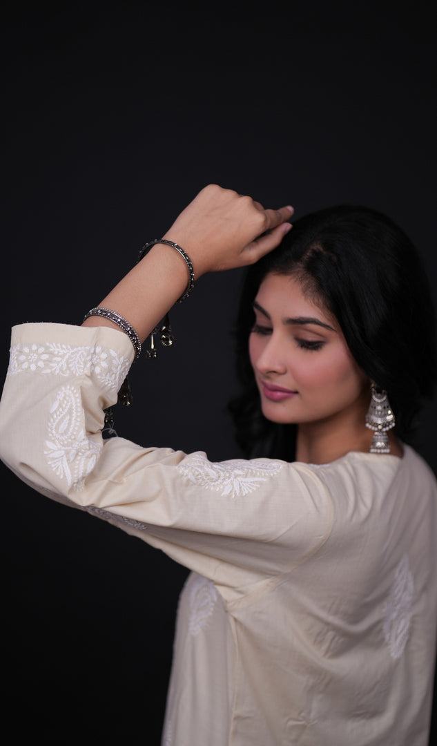 لکھنوی ہاتھ سے تیار کردہ ململ کپاس چکنکاری قرتی- HONC0133711
