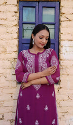 将图像加载到图库查看器中, Purple Chikankari Kurti