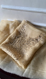 将图像加载到图库查看器中， Marifa Women&#39;s Lakhnavi Handcrafted Pure Organza Chikankari Unstitched Kurta And Dupatta Set- HONC0299979
