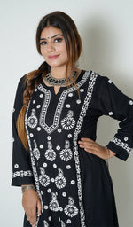 Load image into Gallery viewer, Women&#39;s Lucknowi Handcrafted Mul Cotton Chikankari Kurti - HONC0124841
