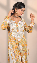 Load image into Gallery viewer, Zainish Women&#39;s Lucknowi Handcrafted Mul Cotton Chikankari Kurti - HONC0120069
