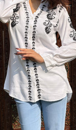 将图像加载到图库查看器中， Muskan Women&#39;s Lakhnavi Handcrafted Modal Cotton Chikankari Top - HONC0248922
