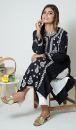 Load image into Gallery viewer, Women&#39;s Lucknowi Handcrafted Mul Cotton Chikankari Kurti - HONC0124841
