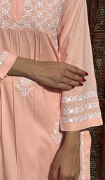 将图像加载到图库查看器中， Falak Women&#39;s Lucknowi Handcrafted Cotton Chikankari Kurti - HONC0220604
