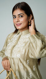 将图像加载到图库查看器中， Shamina Women&#39;s Lakhnavi Handcrafted Chanderi Silk Chikankari Top - HONC0166337
