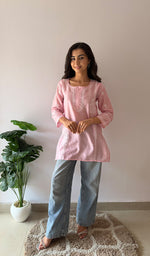 将图像加载到图库查看器中， Eshita Women's Lakhnavi Handcrafted Mul Chanderi Chikankari Top - HONC0329115