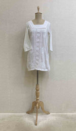 将图像加载到图库查看器中， Women&#39;s Lucknowi Handcrafted White Cotton Chikankari Top - HONC030188