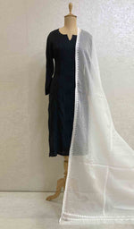 将图像加载到图库查看器中， Lakhnavi 手工制作的白色 Kota 棉 Chikankari Dupatta - HONC046542
