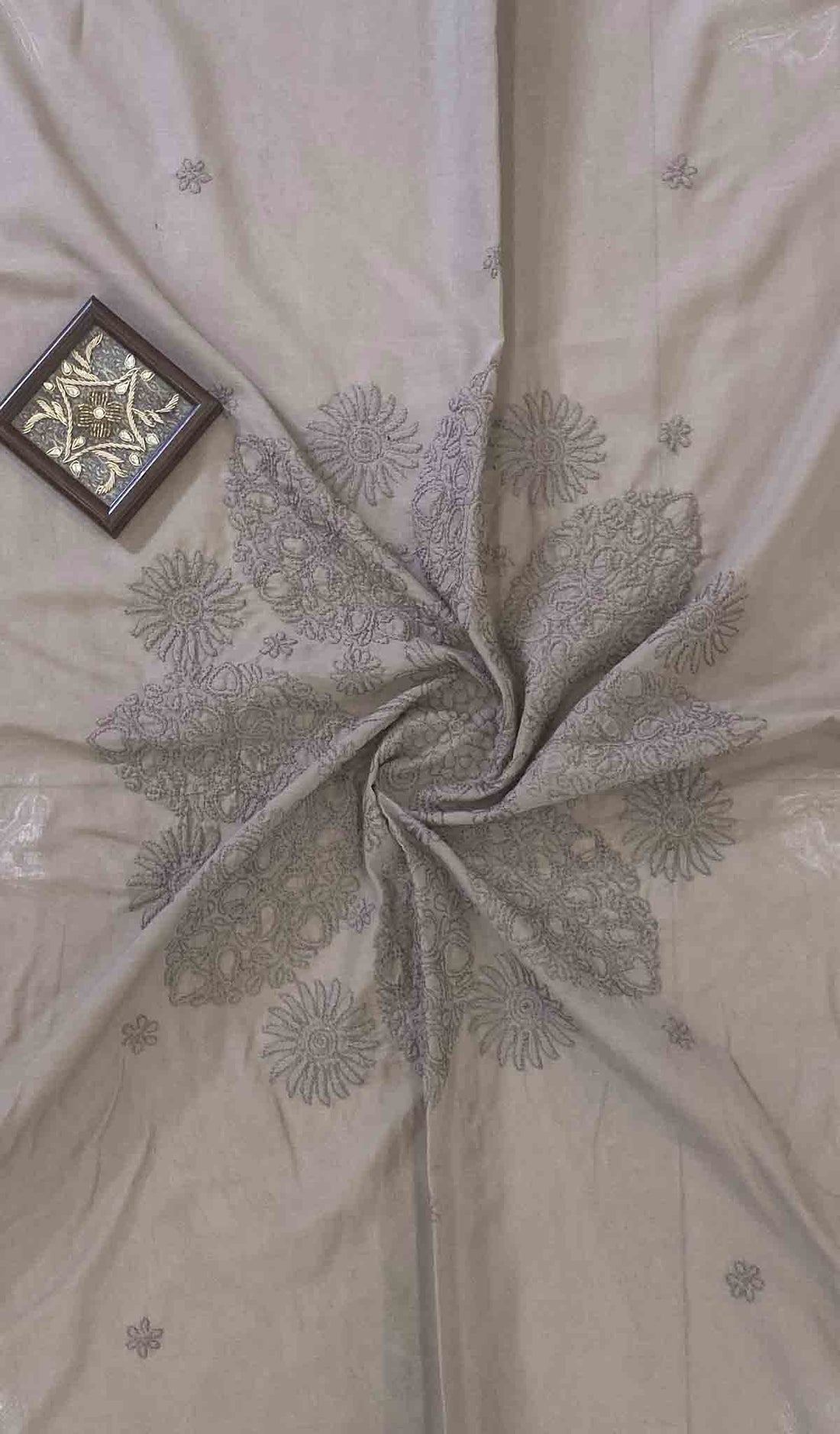 Lakhnavi Handcrafted Cotton Chikankari Table Cover - HONC041268