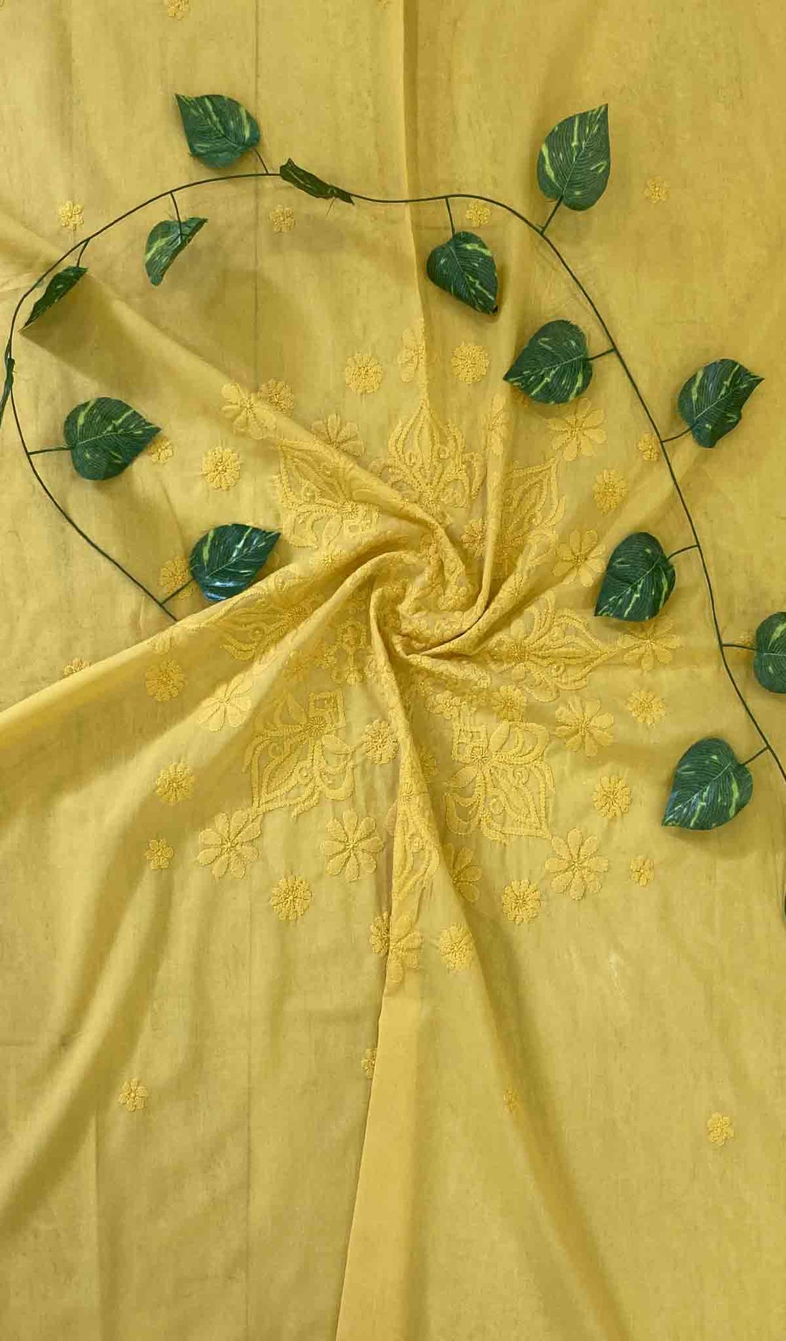 Lakhnavi 手工制作的棉质 Chikankari 桌布 - HONC041254