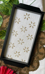 将图像加载到图库查看器中， Handcrafted Chikankari Tray with Two Coasters – Wooden Frame - HONC0310964

