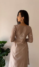 Load image into Gallery viewer, Women's Lakhnavi Handcrafted Maheshwari Mul Chanderi Chikankari Kurti - HONC0357548