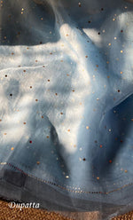 将图像加载到图库查看器中， Marifa Women&#39;s Lakhnavi Handcrafted Pure Organza Chikankari Unstitched Kurta And Dupatta Set- HONC0294044
