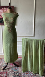 将图像加载到图库查看器中， Viscose Georgette Unstitched Chikankari Suit