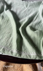 将图像加载到图库查看器中， Izna Women&#39;s Lakhnavi Handcrafted Mul Chanderi Semi - Stitched Anarkali And Dupatta Set - HONC0302878
