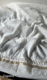 将图像加载到图库查看器中， Women&#39;s Lakhnavi Handcrafted Mul Chanderi Unstitched Kurta And Dupatta Set - HONC0298596
