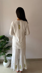 Load image into Gallery viewer, Women's Lakhnavi Handcrafted Cotton Chikankari Kurti And Plazzo Set - HONC0376727