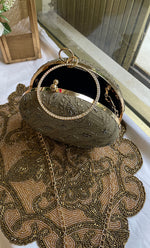 将图像加载到图库查看器中， Elegant Floral Chikankari Handle Clutch - HONC0313574
